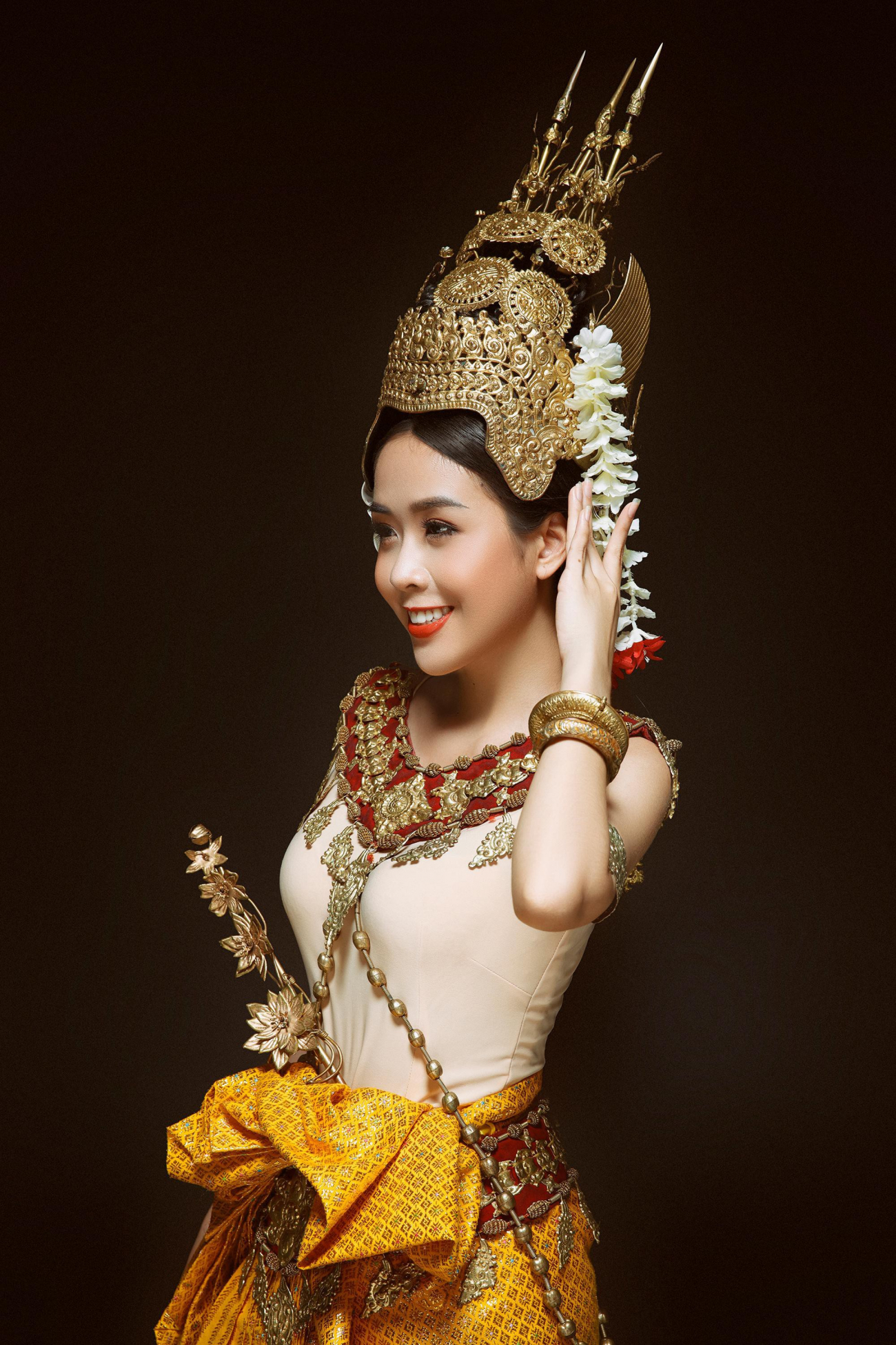 Hoa khôi sinh viên tp cần thơ đẹp dịu dàng với trang phục khmer - 5