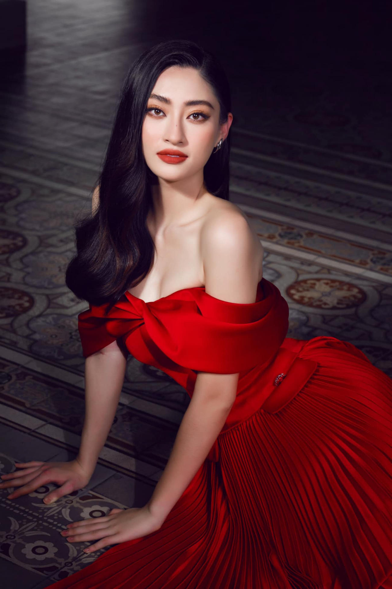 Hoa hậu Lương Thùy Linh ngày càng nóng bỏng