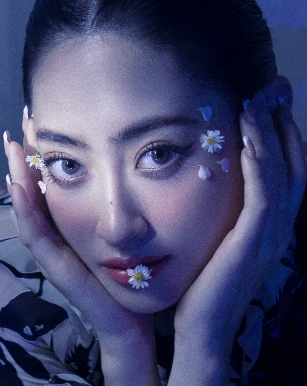 Lương Thùy Linh đẹp ma mị, khẳng định nhan sắc đỉnh cao khi làm giám khảo hoa hậu