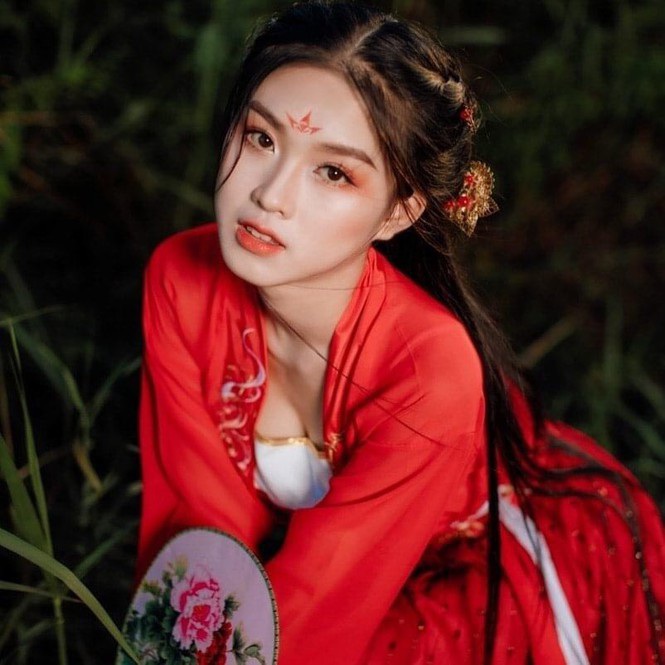 Vẻ đẹp thanh tú của người con gái đất La Gi