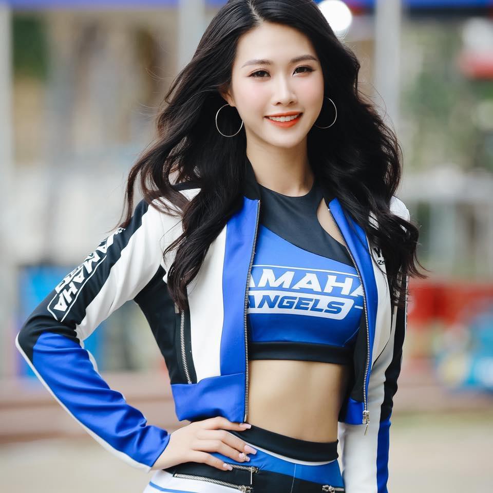 Nữ sinh sở hữu vòng eo khiến người mẫu chuyên nghiệp cũng phải phát hờn