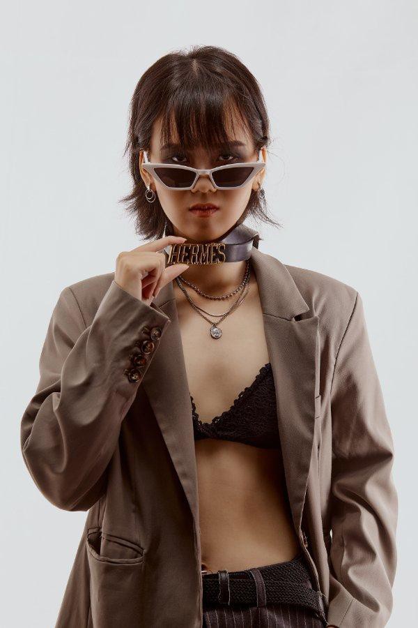 Bộ ảnh ‘chất lừ’ của nữ sinh giỏi ngoại ngữ trường Đại học Công nghiệp Hà Nội