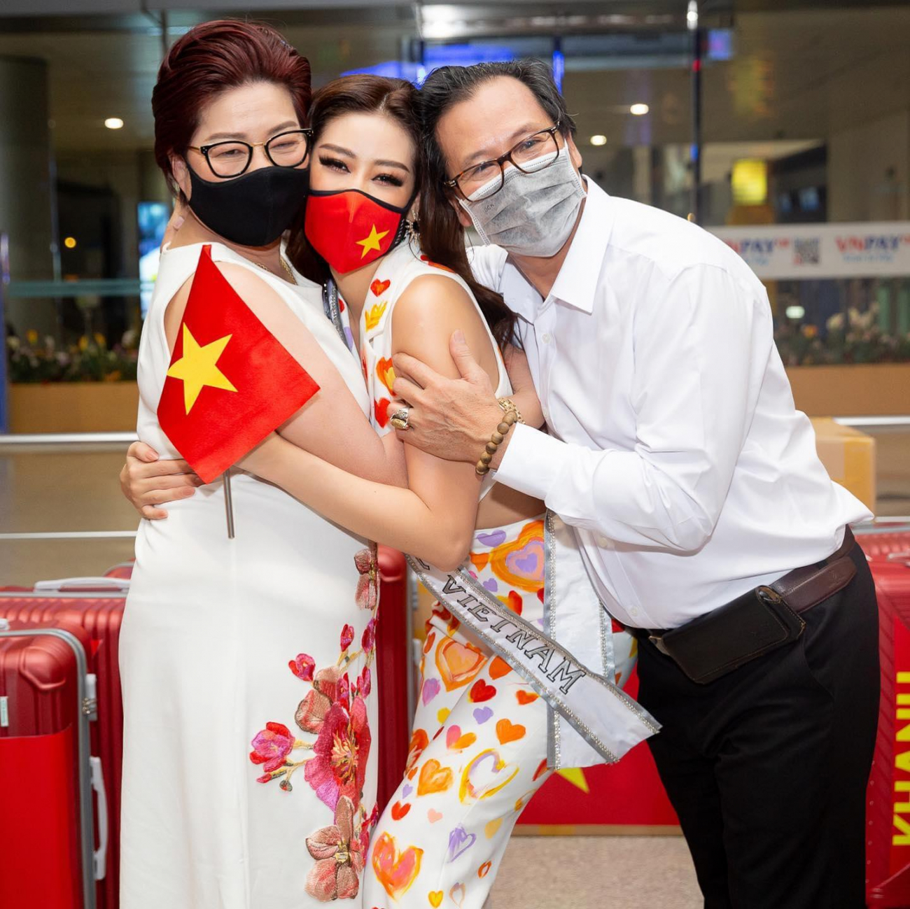Bất ngờ nhan sắc thời trẻ của mẹ Hoa hậu Khánh Vân, Lương Thuỳ Linh