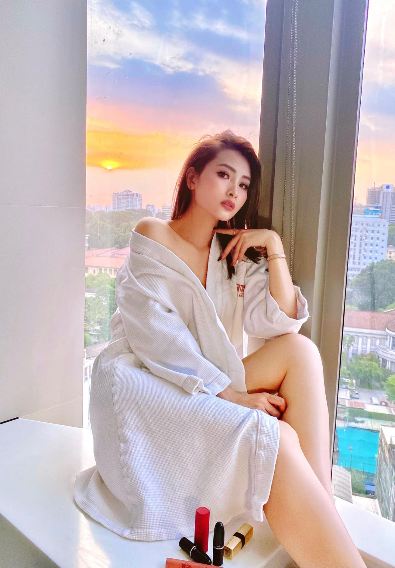 MC Mù Tạt khoe dáng nóng bỏng khiến cánh mày râu ‘bối rối’