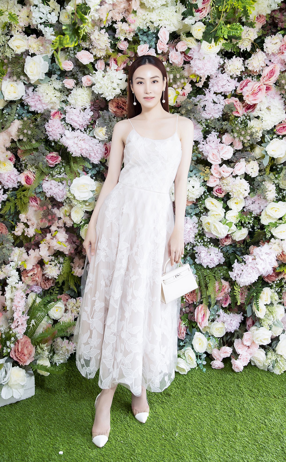 Diễn viên Ngân Khánh khoe nhan sắc ‘lão hóa ngược’