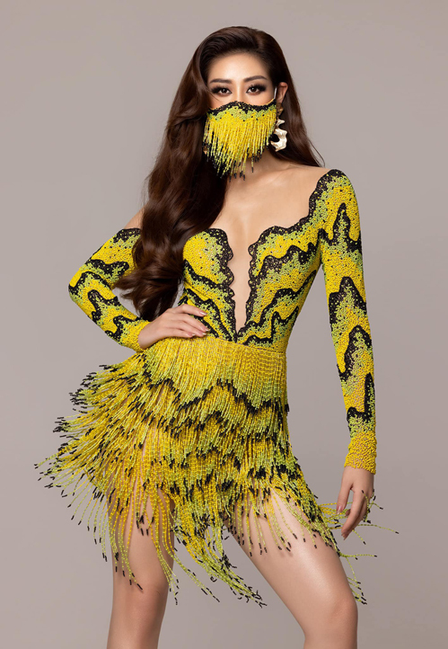 Bộ khẩu trang độc đáo của Khánh Vân