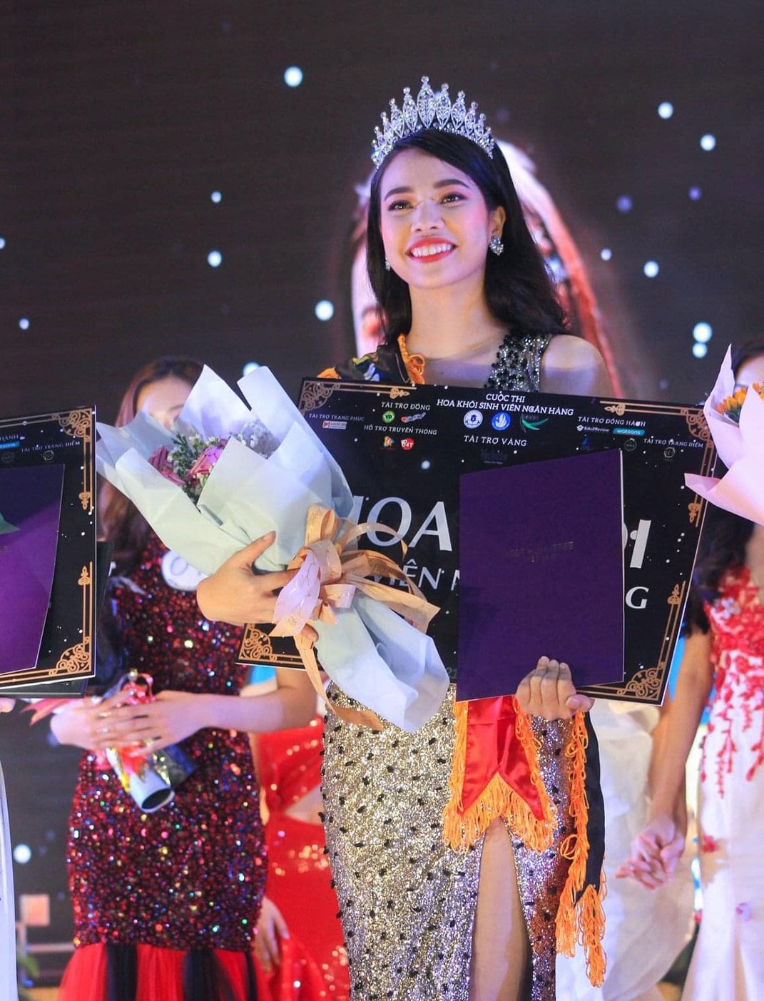 Gặp nữ sinh Đắk Nông đăng quang Hoa khôi ĐH Ngân hàng TPHCM