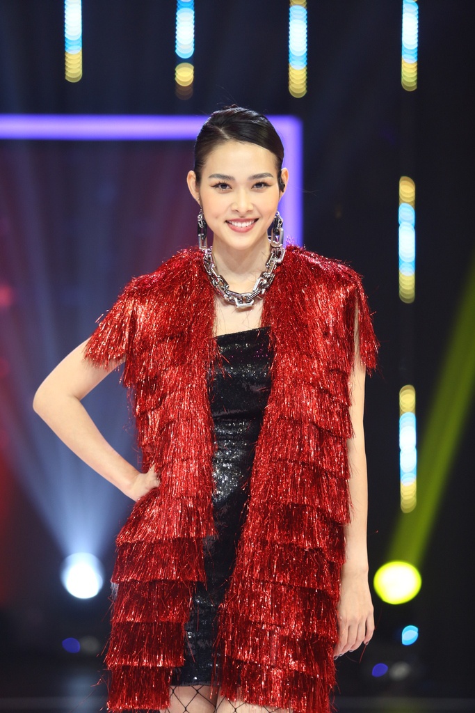 Diệp Bảo Ngọc phấn khích thử sức trong vai trò MC