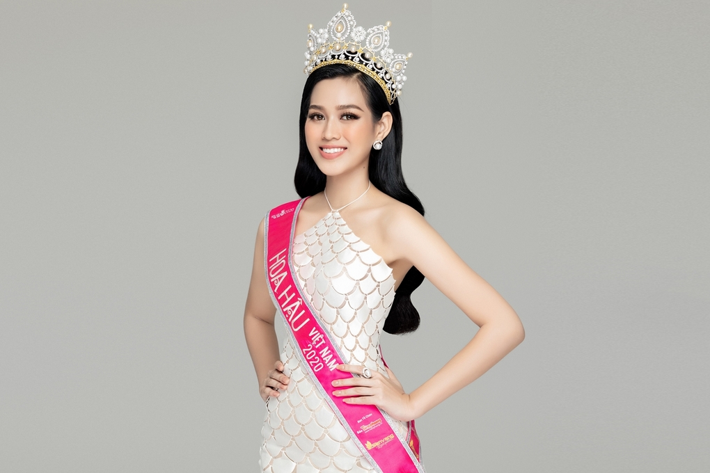 Đỗ Thị Hà: ‘Tôi không xài hàng hiệu để tiết kiệm tiền mua nhà’