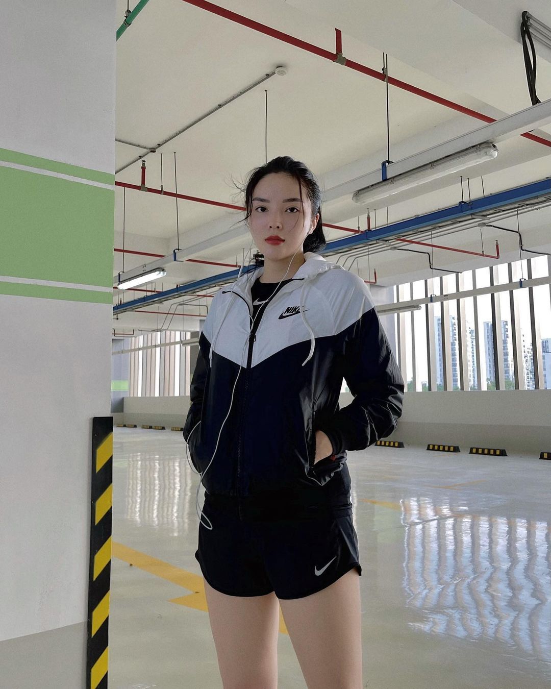 Mỹ nhân Việt chạy bộ, tập tại nhà để phòng dịch