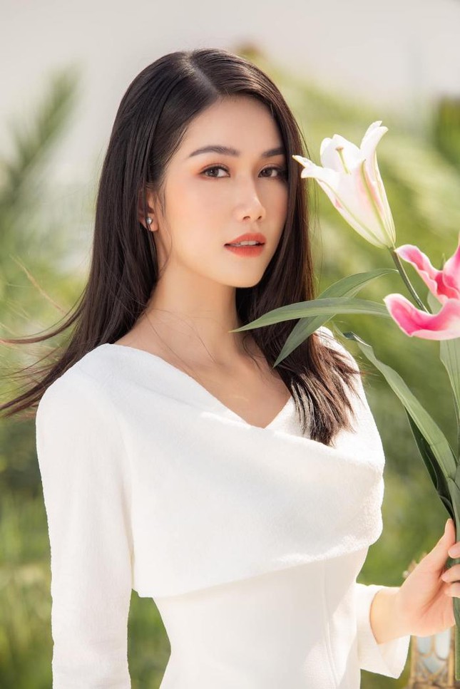 Á hậu Phương Anh khoe sắc vóc vạn người mê ở bộ ảnh mới, chuẩn tiêu chí Miss International