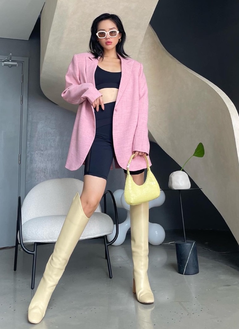 Loạt sao Việt chăm chỉ tập thể thao giữ dáng khi giãn cách xã hội