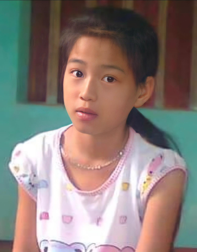 Những hình ảnh ngày nhỏ chưa từng chia sẻ của Hoa hậu Đỗ Thị Hà