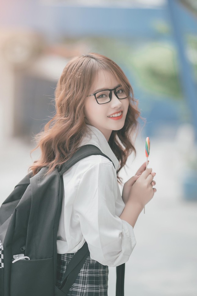 Nữ sinh bén duyên với mẫu ảnh và được khen ngợi vì xinh như hot girl Hàn Quốc